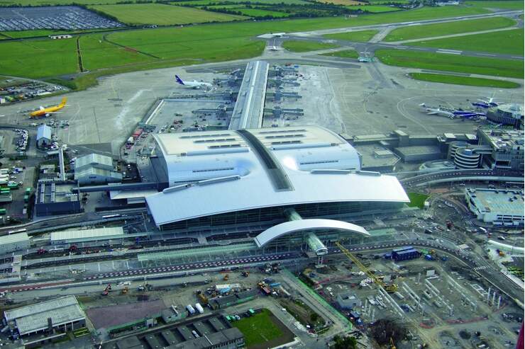 Dublin Flughafen Nach Maraly Park www.flugrevue.de
